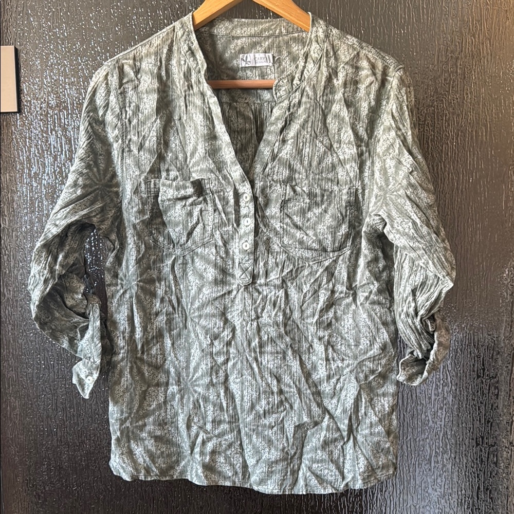 Carve Designs Dylan Green Gauze Crinkled Blouse